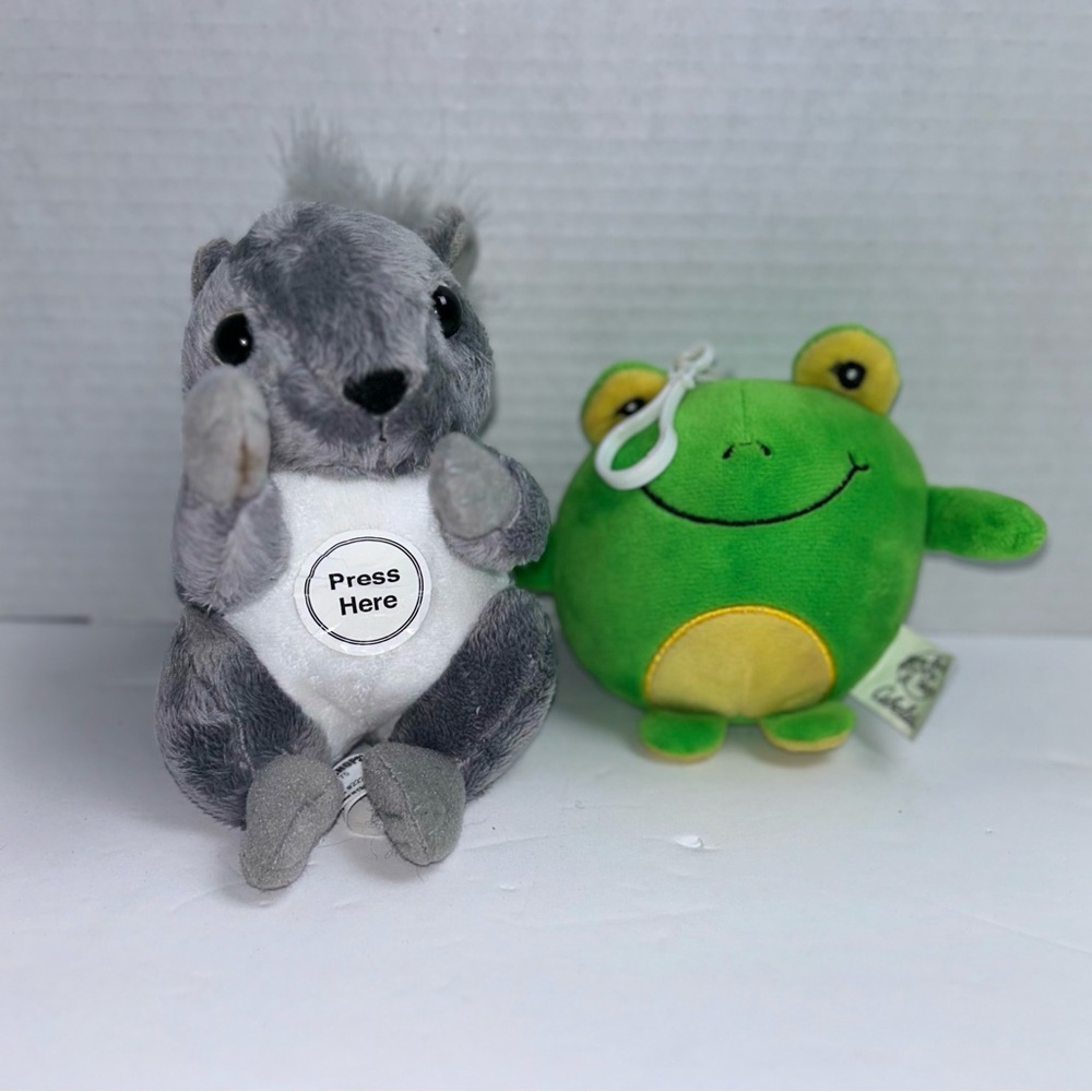 Bass Pro Shop Grey Squirrel 6" Plush Cabelas Green Frog Backpack Hook Exclusives